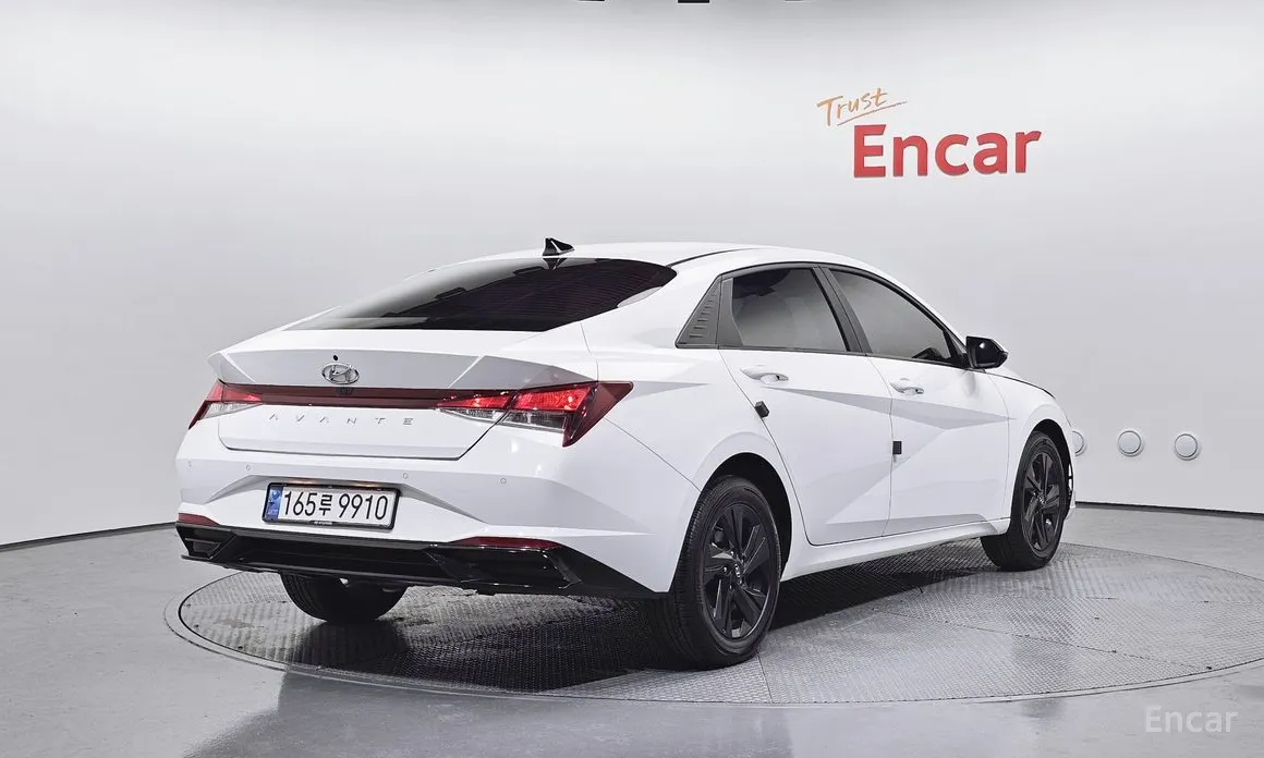 Фото 2 - Hyundai Avante