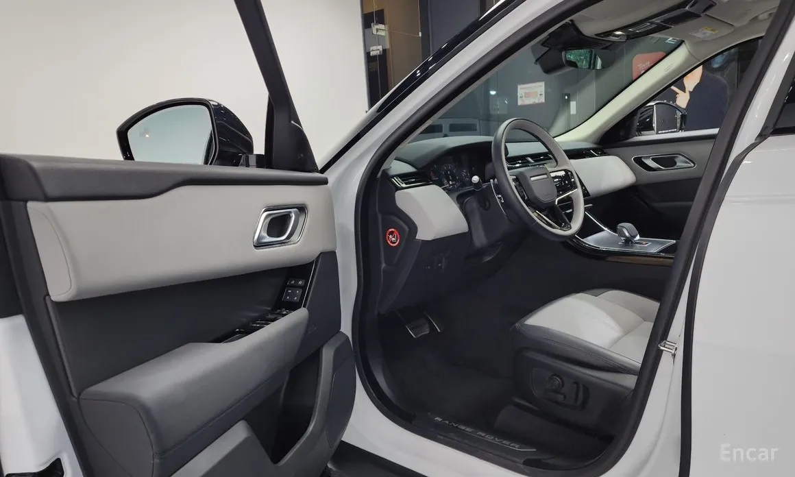 Фото 10 - Land Rover Range Rover Velar