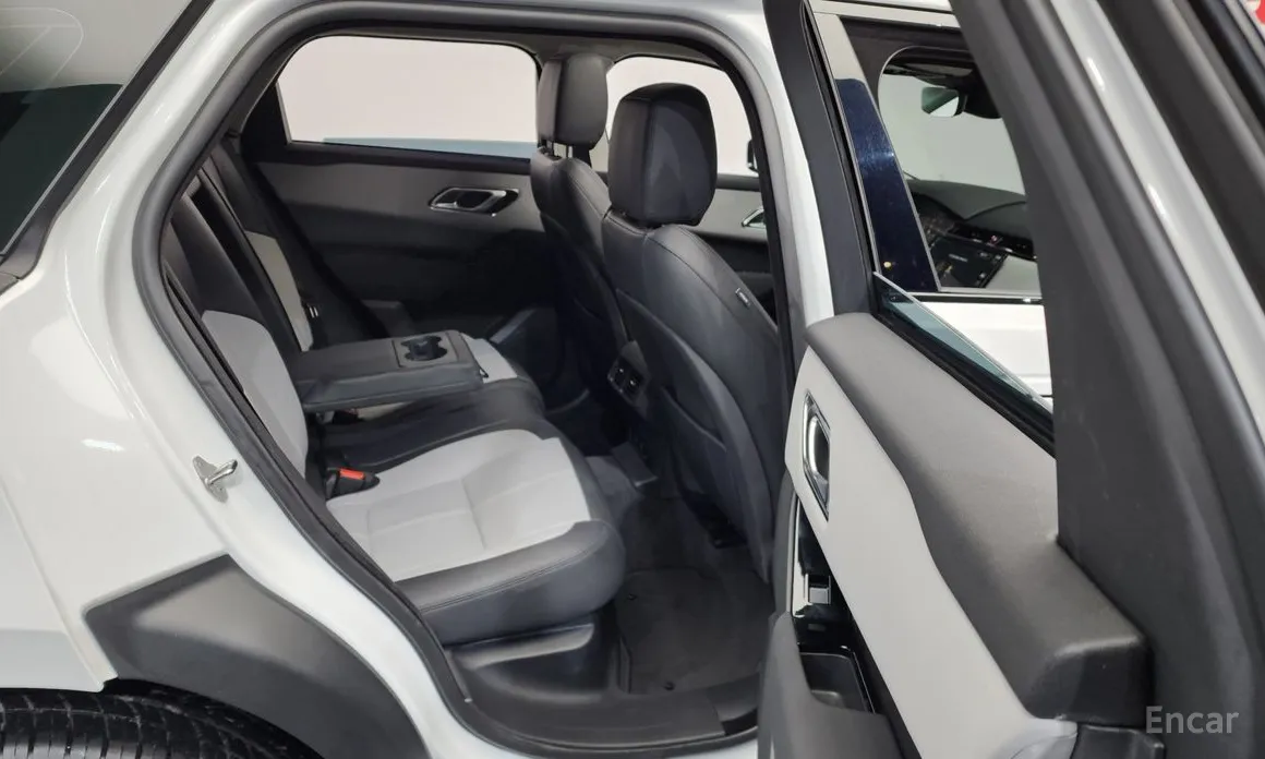 Фото 12 - Land Rover Range Rover Velar