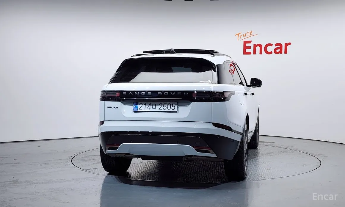 Фото 4 - Land Rover Range Rover Velar