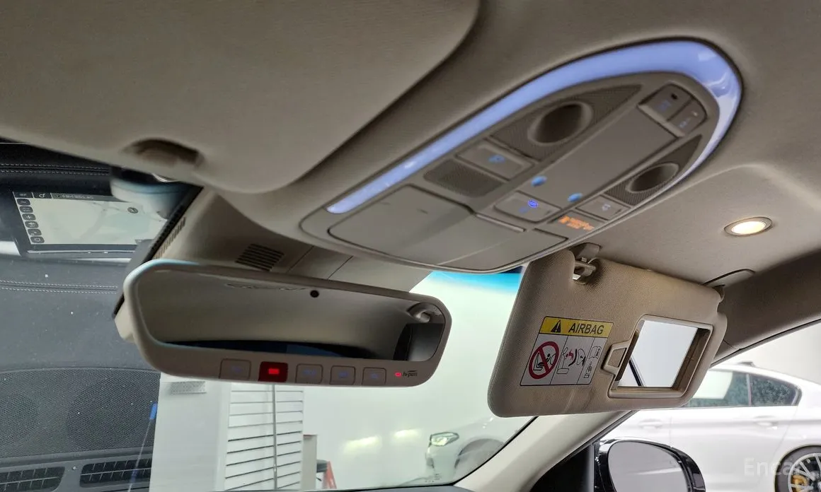 Фото 18 - Genesis G70