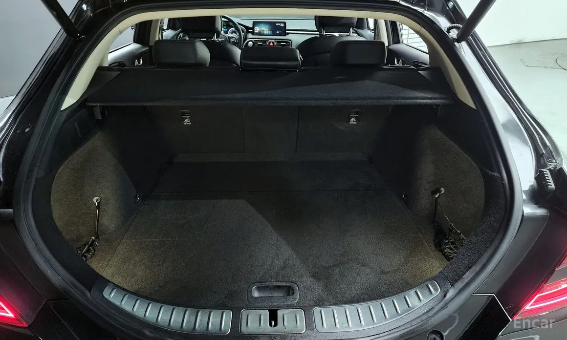 Фото 20 - Genesis G70