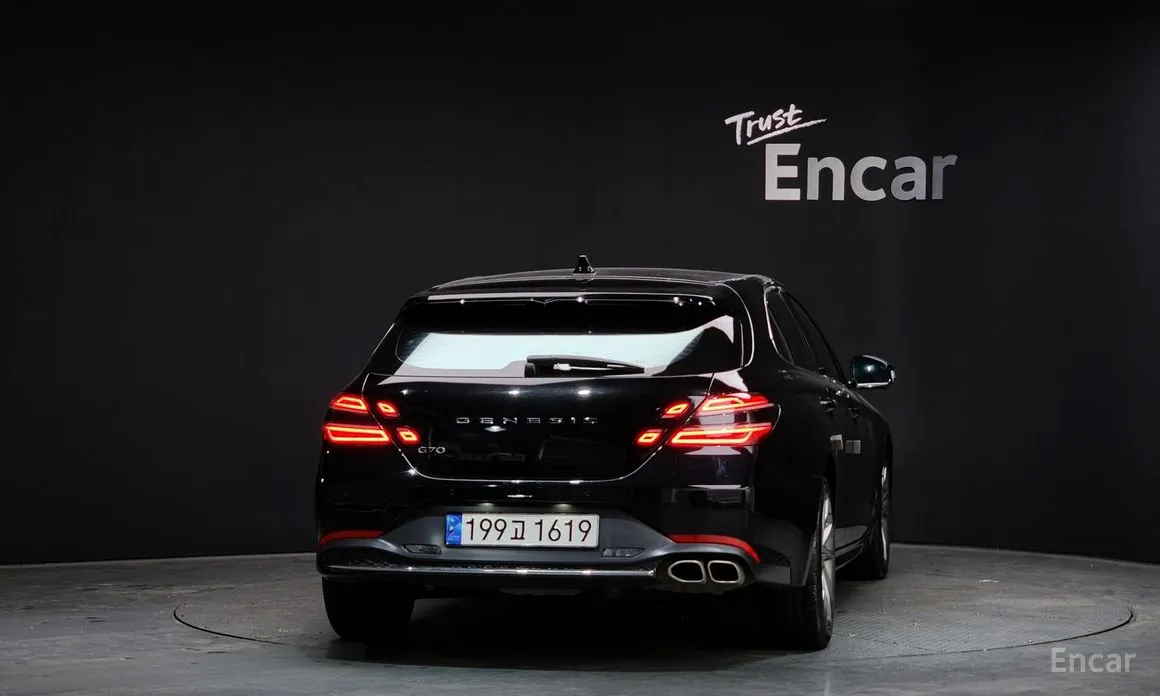 Фото 4 - Genesis G70