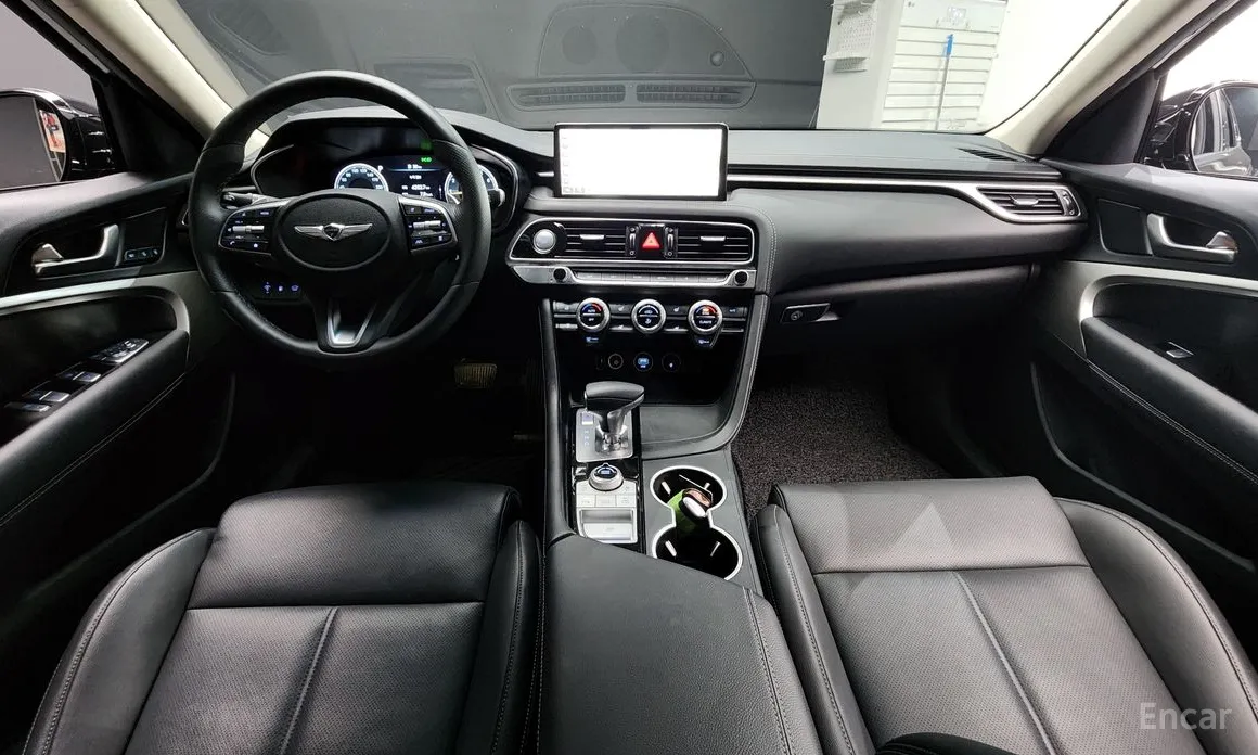 Фото 7 - Genesis G70