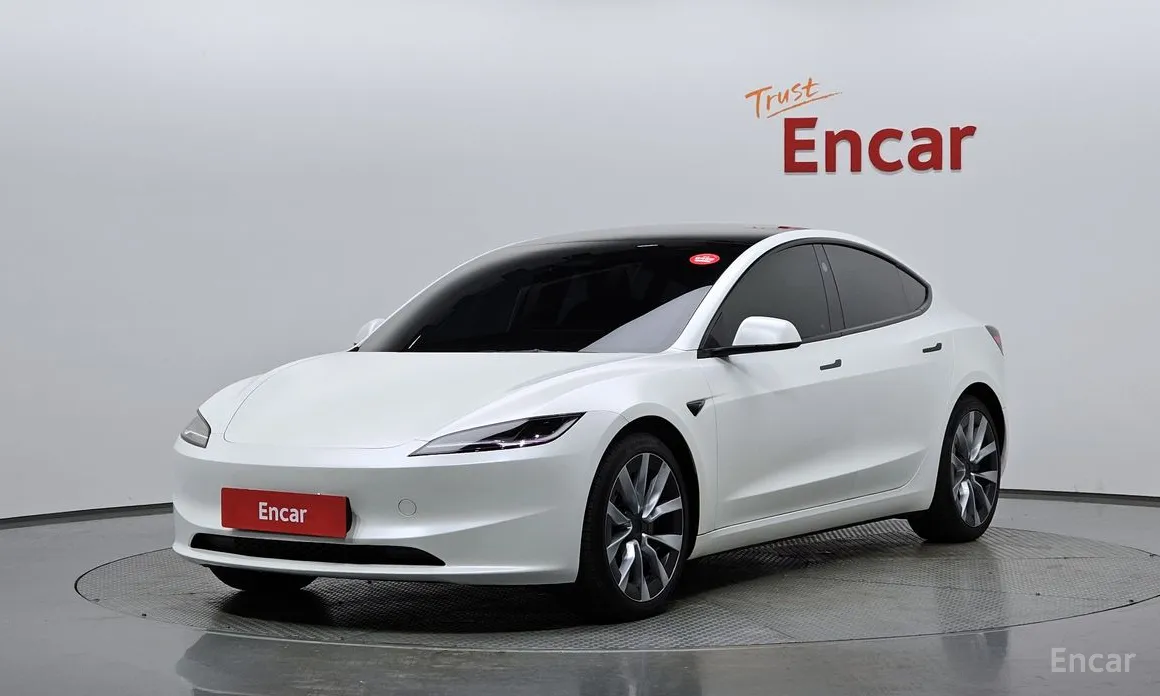 Фото 1 - Tesla Model 3