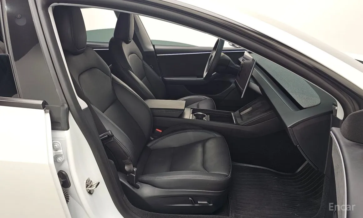 Фото 11 - Tesla Model 3