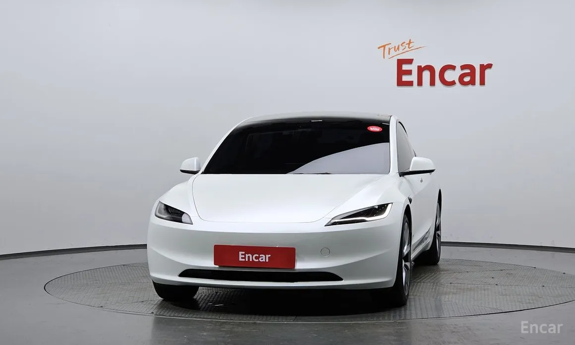 Фото 3 - Tesla Model 3