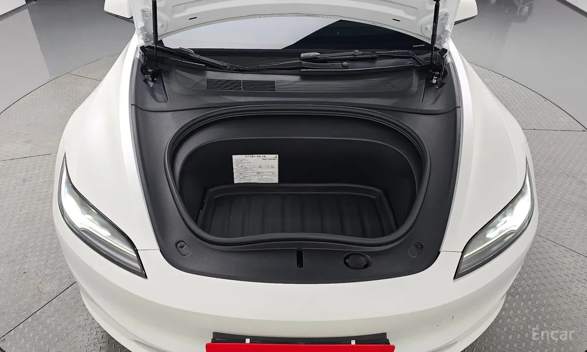 Фото 6 - Tesla Model 3