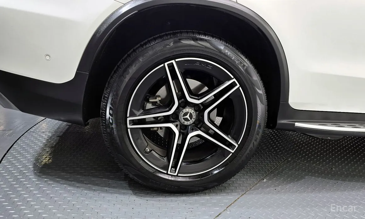 Mercedes-Benz GLC-Class 2016 GCL300 4MATIC Coupe
