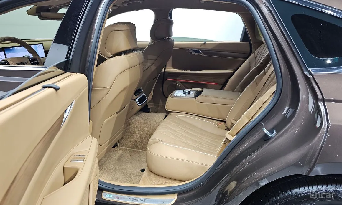 Фото 11 - Genesis G80