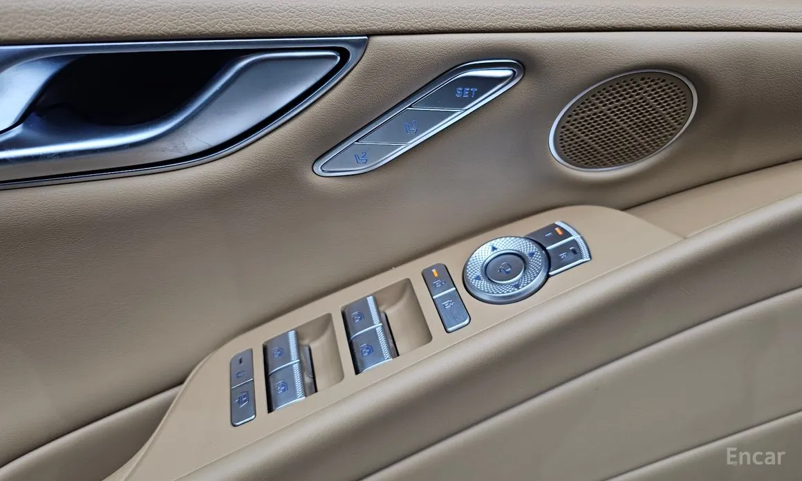 Фото 13 - Genesis G80