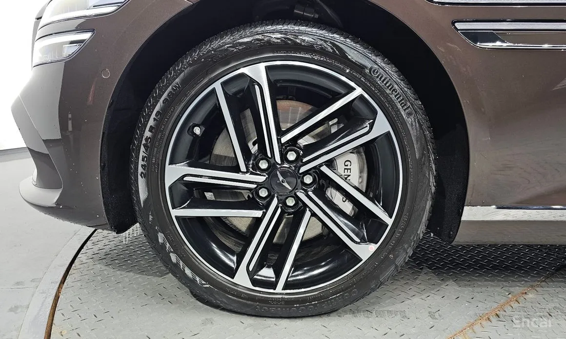 Фото 5 - Genesis G80