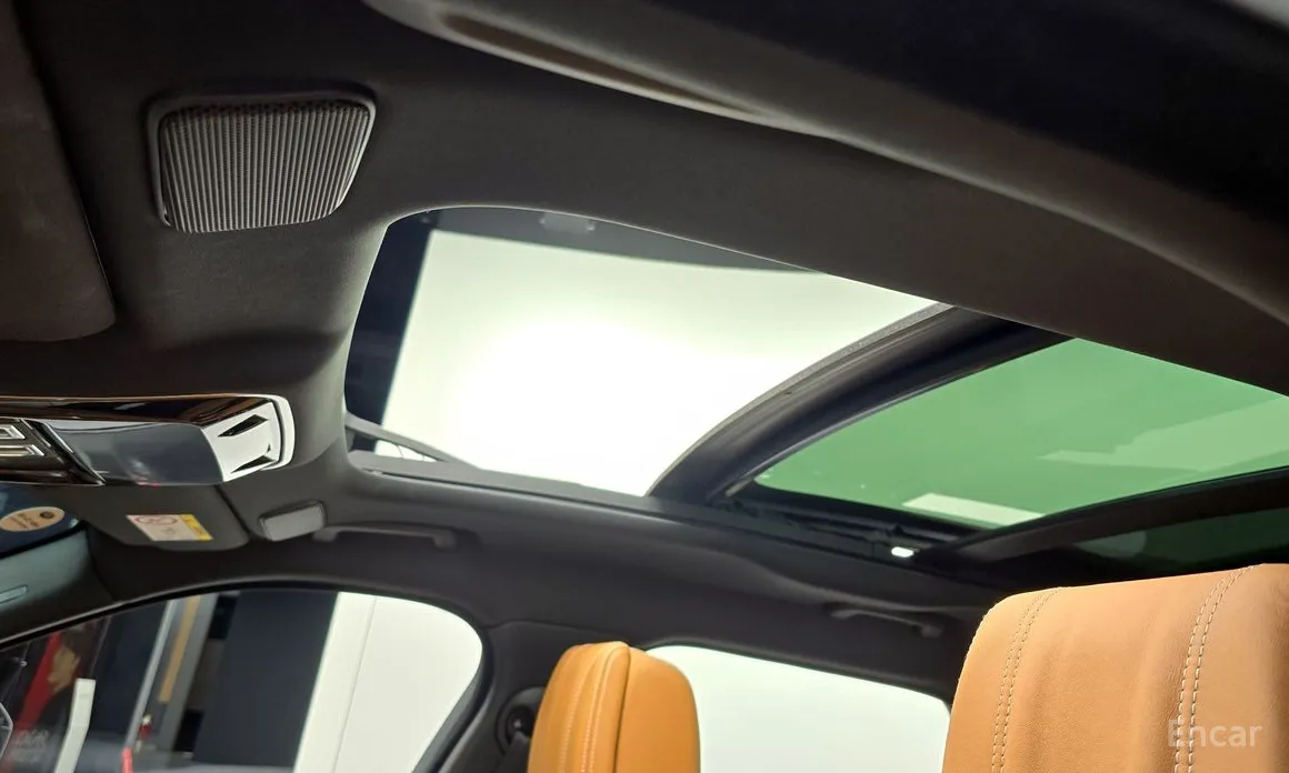 Фото 17 - Land Rover Range Rover Velar