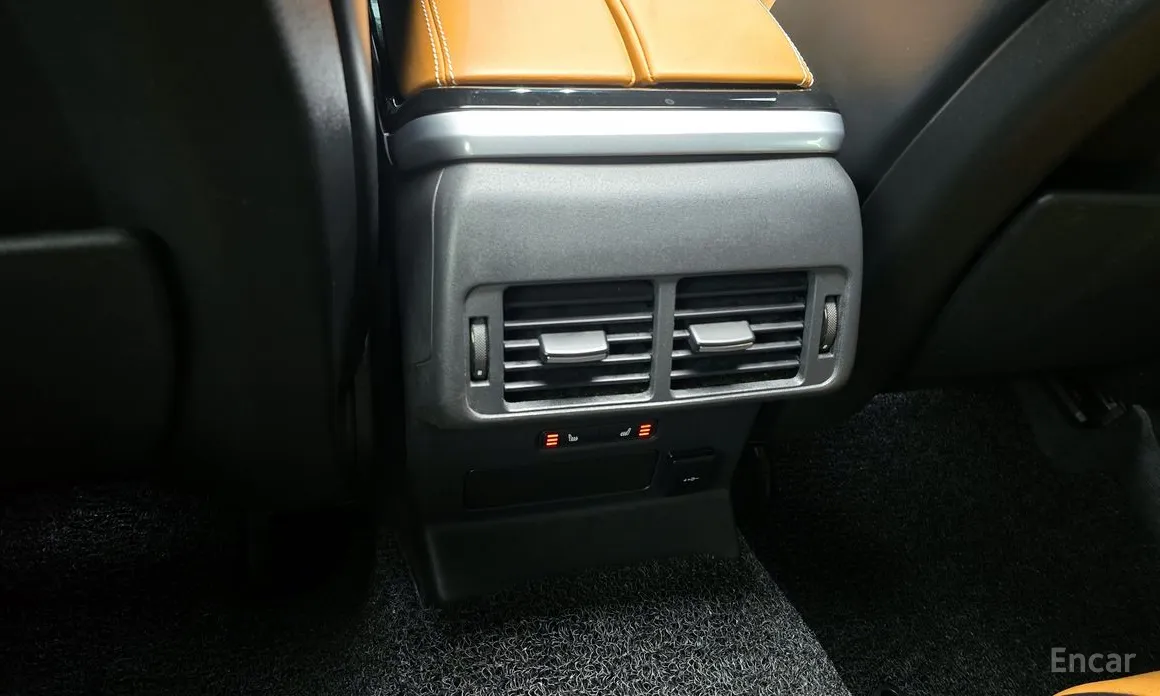 Фото 18 - Land Rover Range Rover Velar