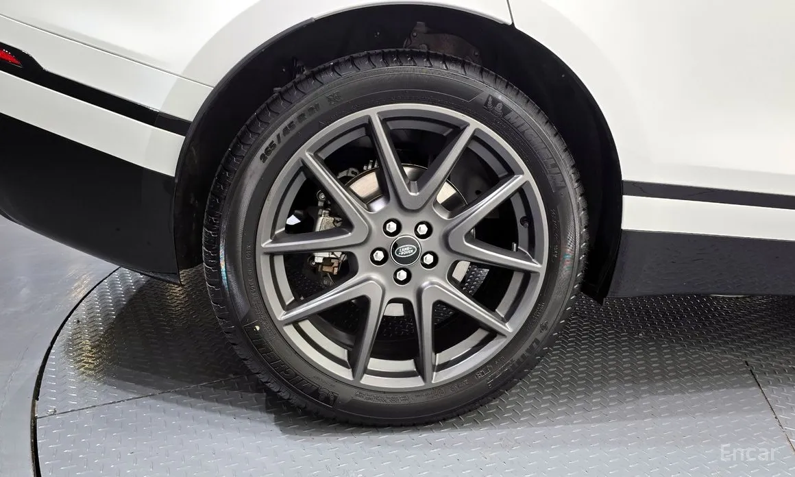 Фото 5 - Land Rover Range Rover Velar