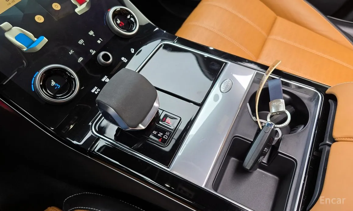 Фото 9 - Land Rover Range Rover Velar