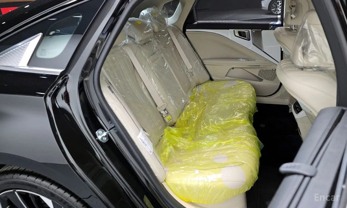 Фото 12 - Kia K8