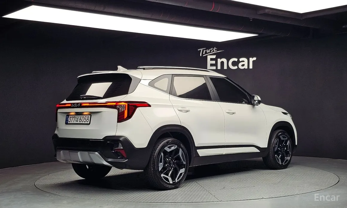 Фото 2 - Kia Seltos