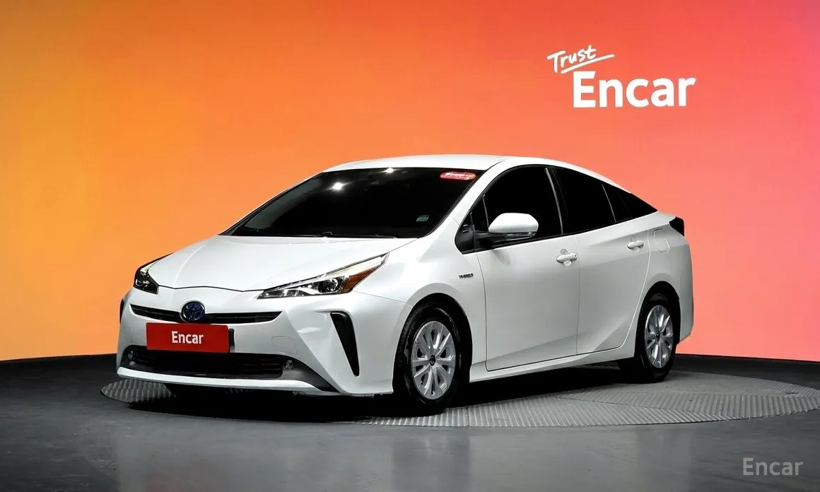 Фото 1 - Toyota Prius