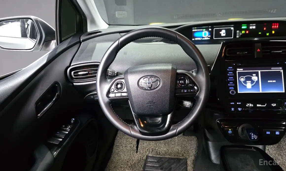 Фото 13 - Toyota Prius