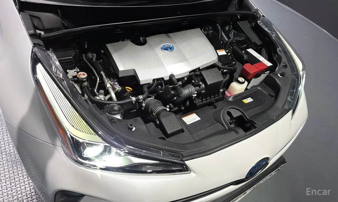 Фото 6 - Toyota Prius