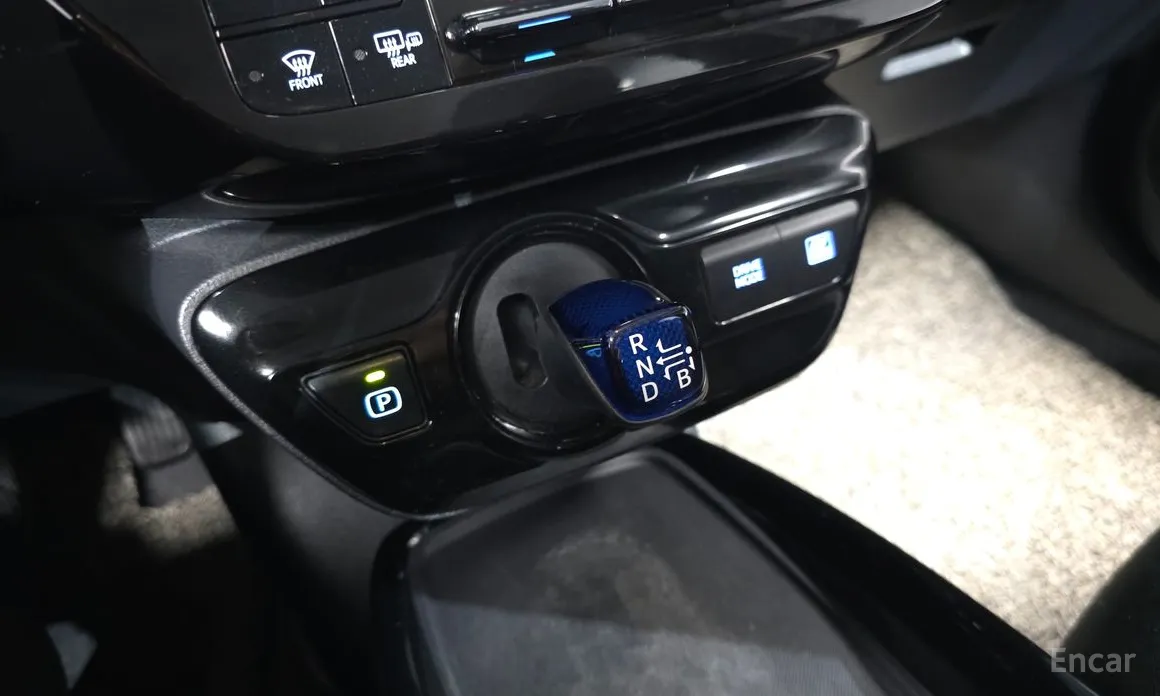 Фото 9 - Toyota Prius