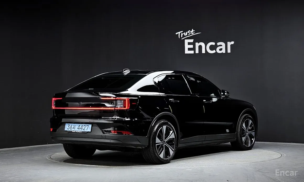 Фото 2 - Polestar 2