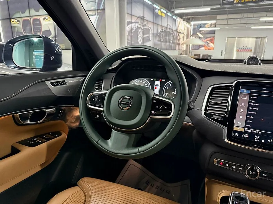 Фото 16 - Volvo XC90