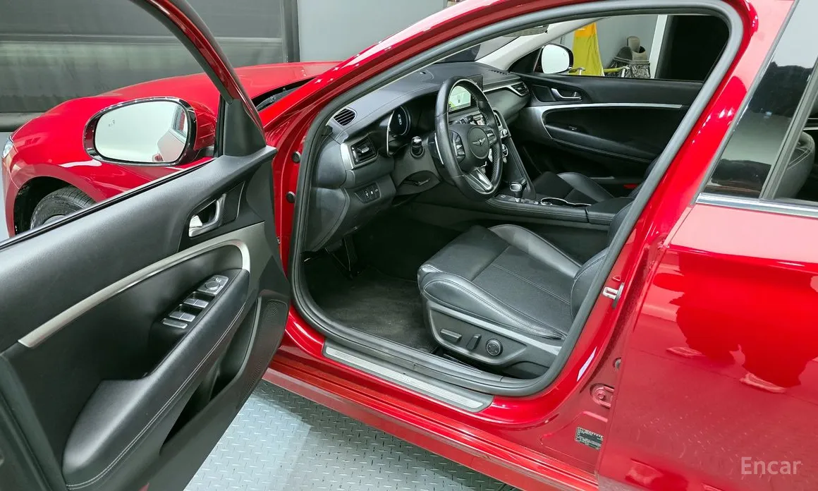 Фото 10 - Genesis G70