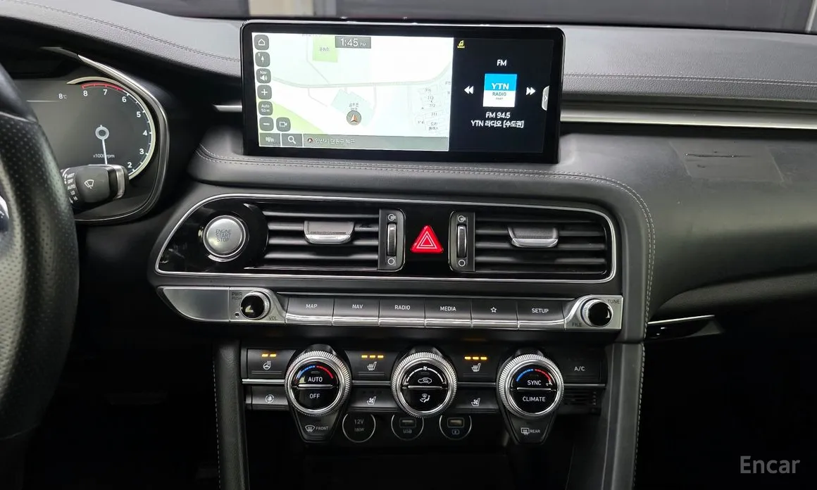 Фото 19 - Genesis G70