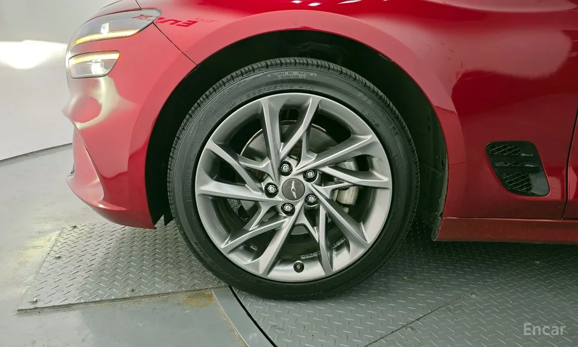 Фото 5 - Genesis G70