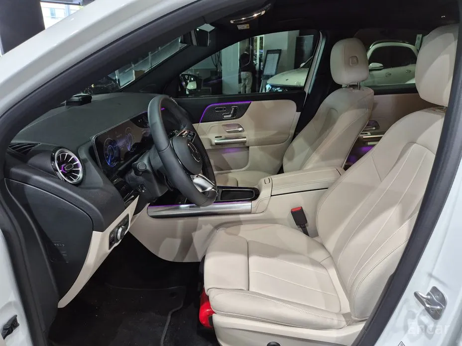 Фото 10 - Mercedes-Benz EQA