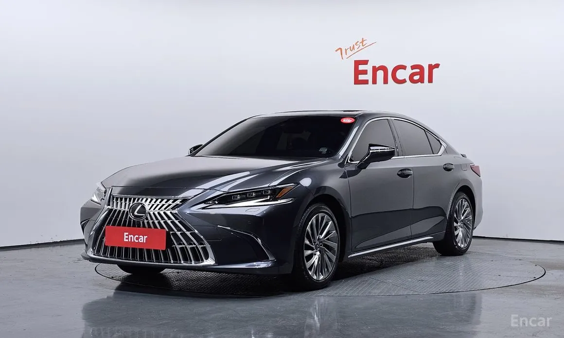 Фото 1 - Lexus ES