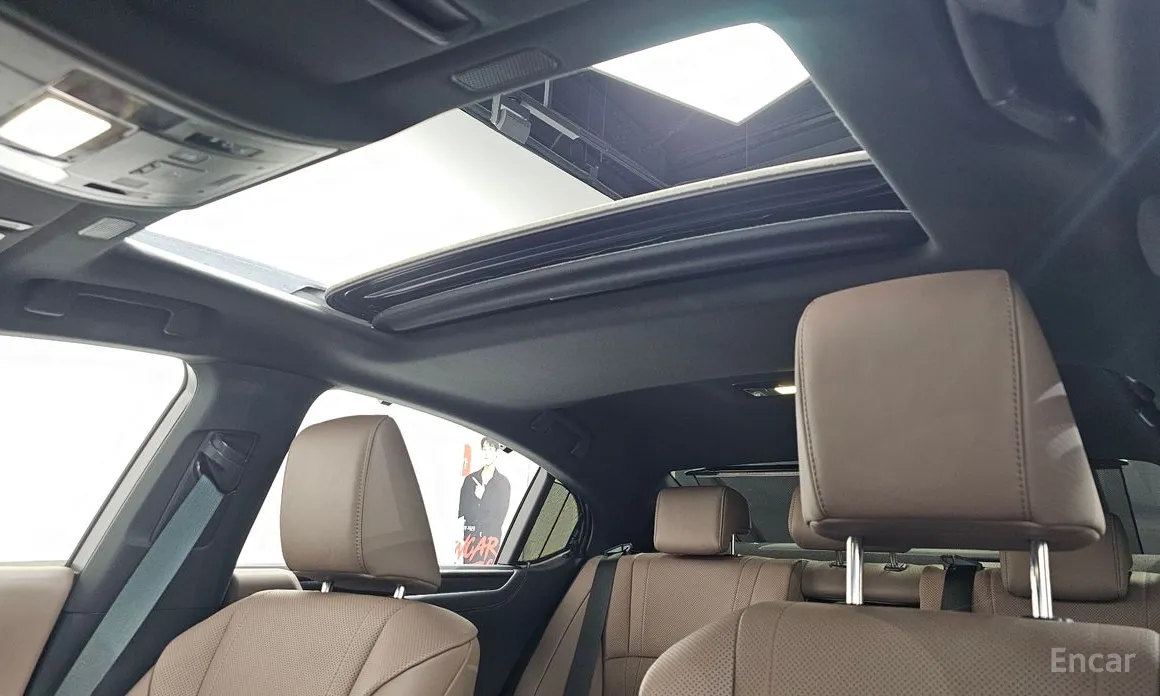 Фото 19 - Lexus ES