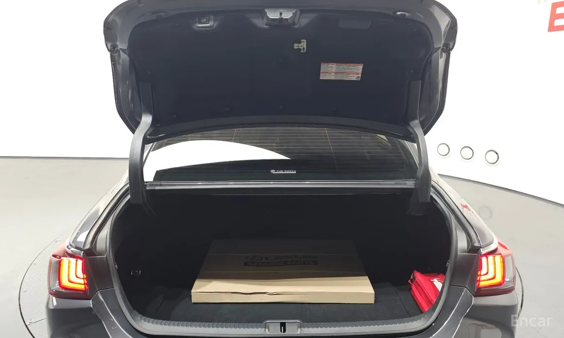 Фото 20 - Lexus ES