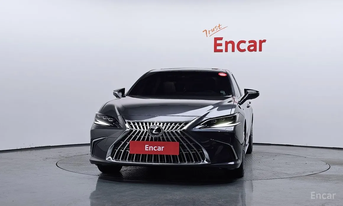 Фото 3 - Lexus ES