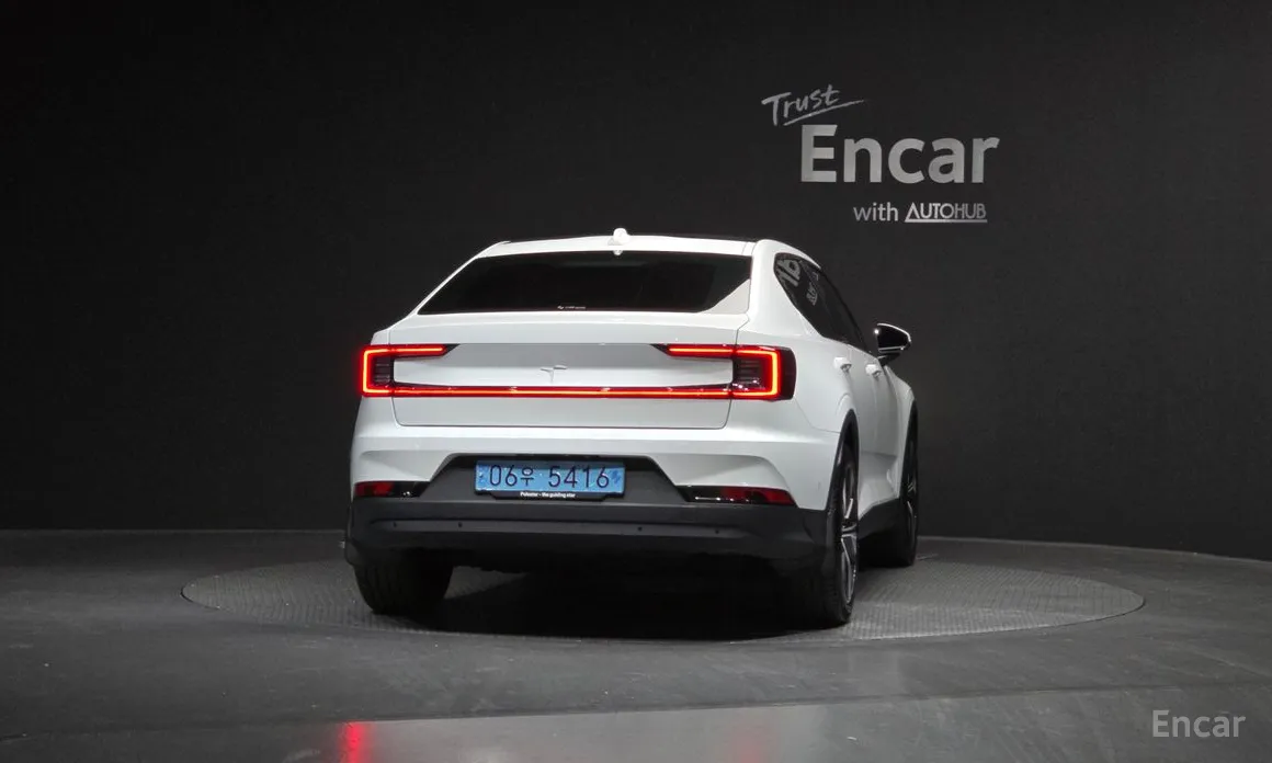 Фото 4 - Polestar 2