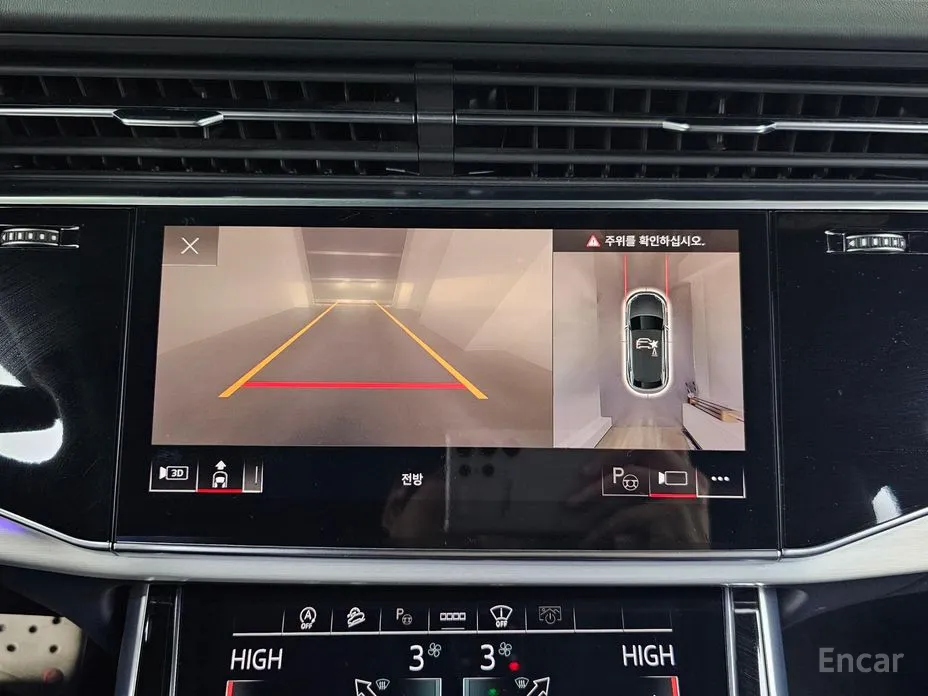 Фото 15 - Audi Q8