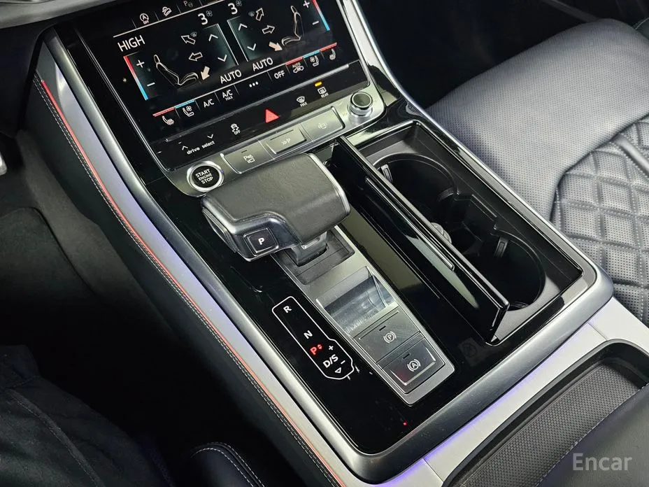 Фото 9 - Audi Q8