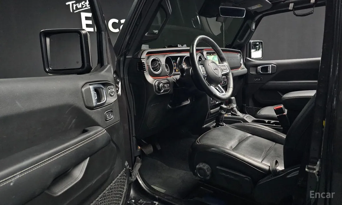 Фото 10 - Jeep Wrangler