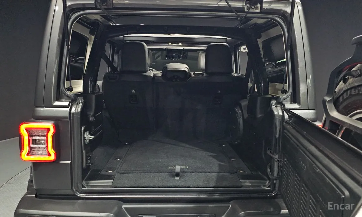 Фото 20 - Jeep Wrangler