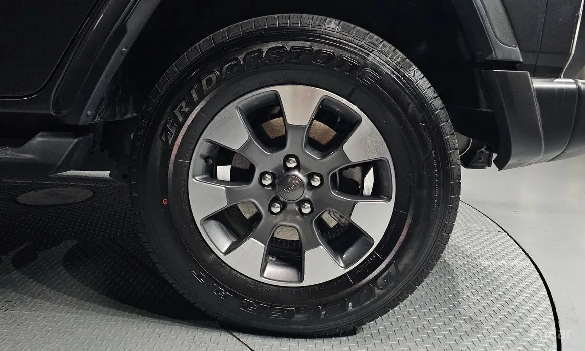 Фото 5 - Jeep Wrangler