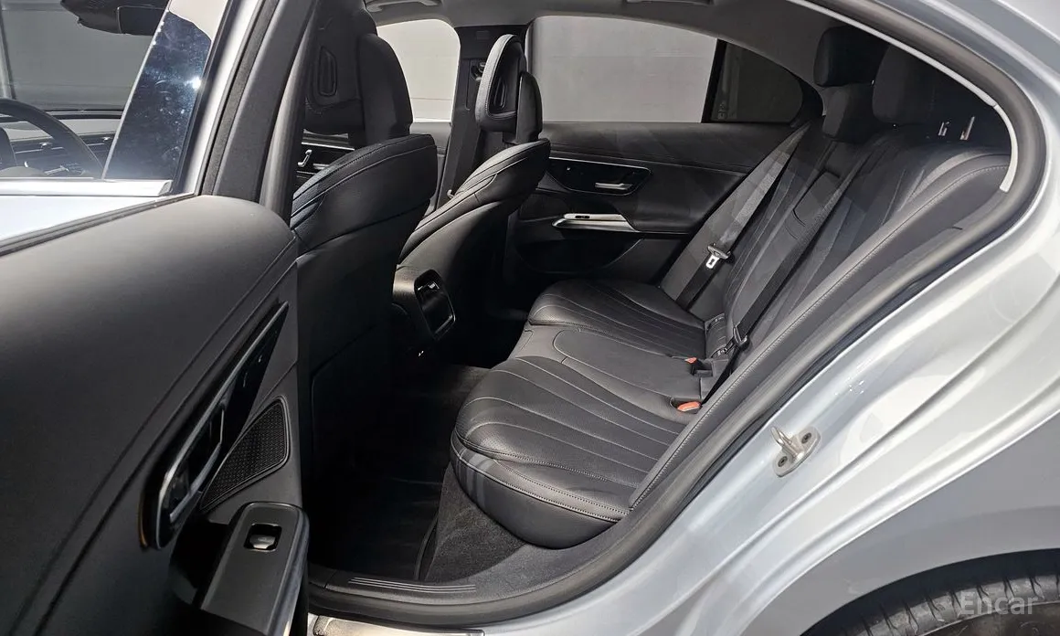 Фото 13 - Mercedes-Benz E-Class