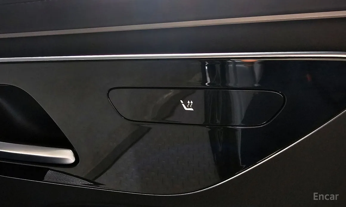 Фото 18 - Mercedes-Benz E-Class