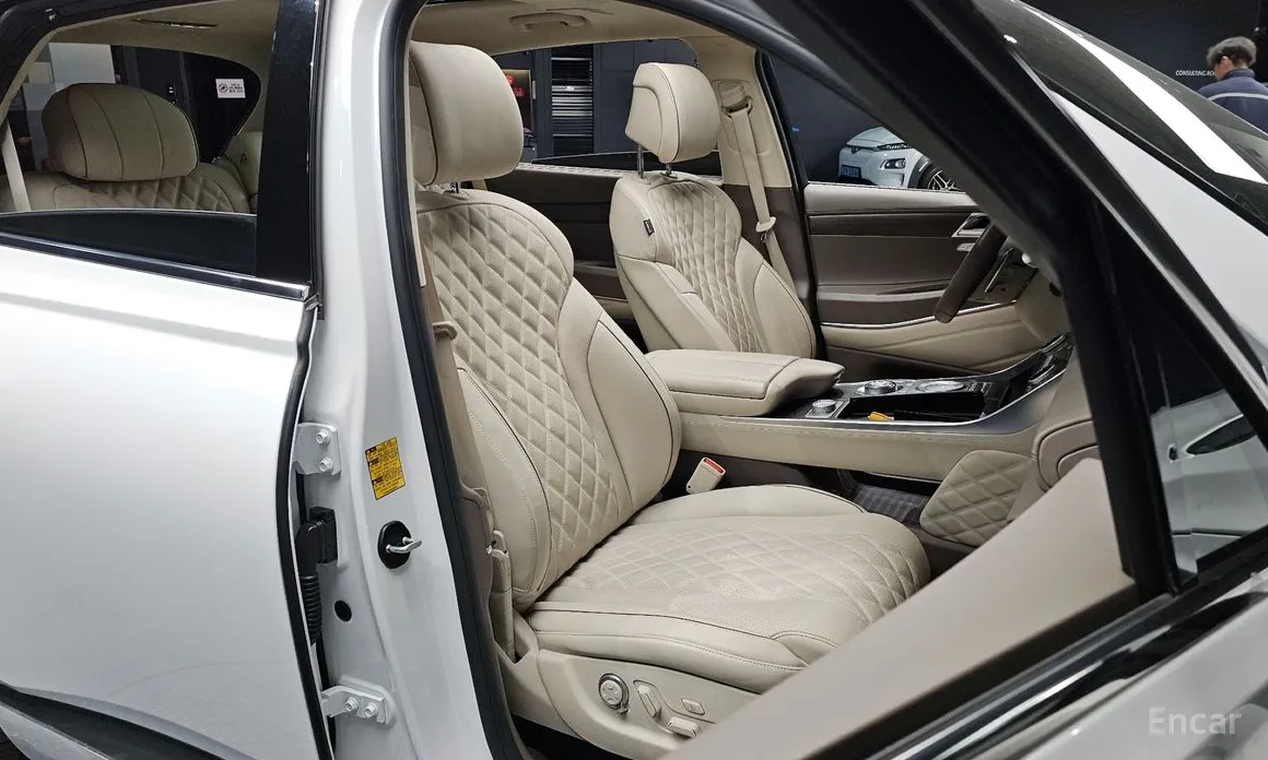 Фото 10 - Genesis GV80