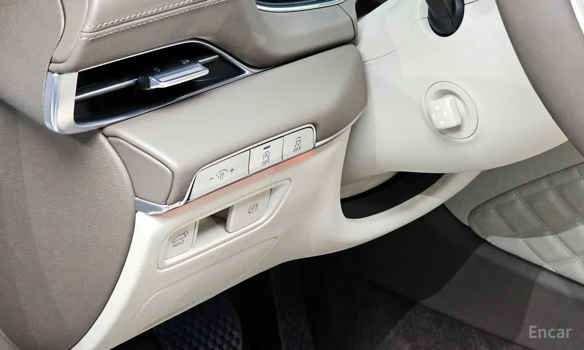 Фото 14 - Genesis GV80