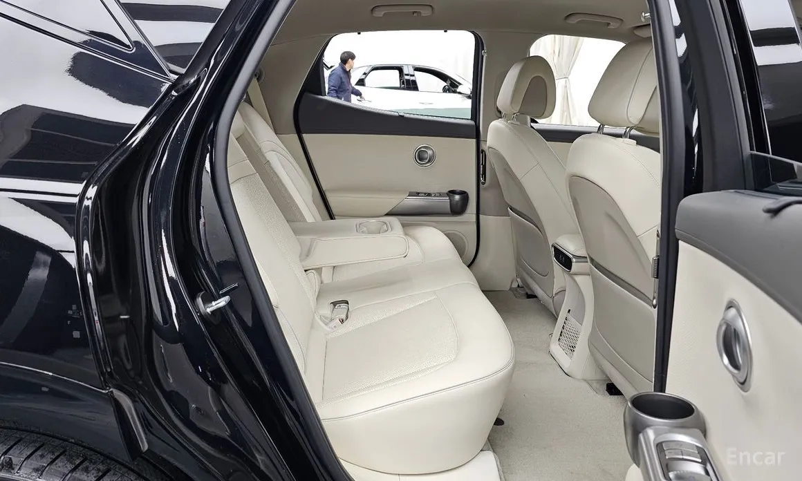 Фото 12 - Genesis GV60