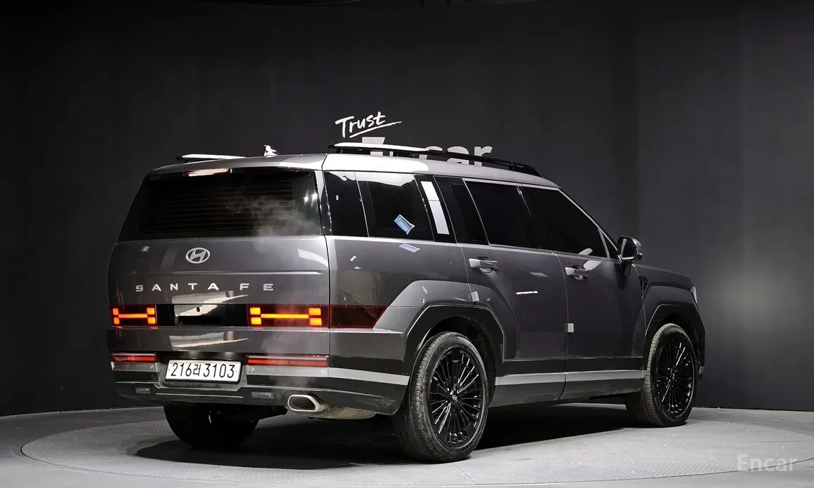 Фото 2 - Hyundai Santa Fe