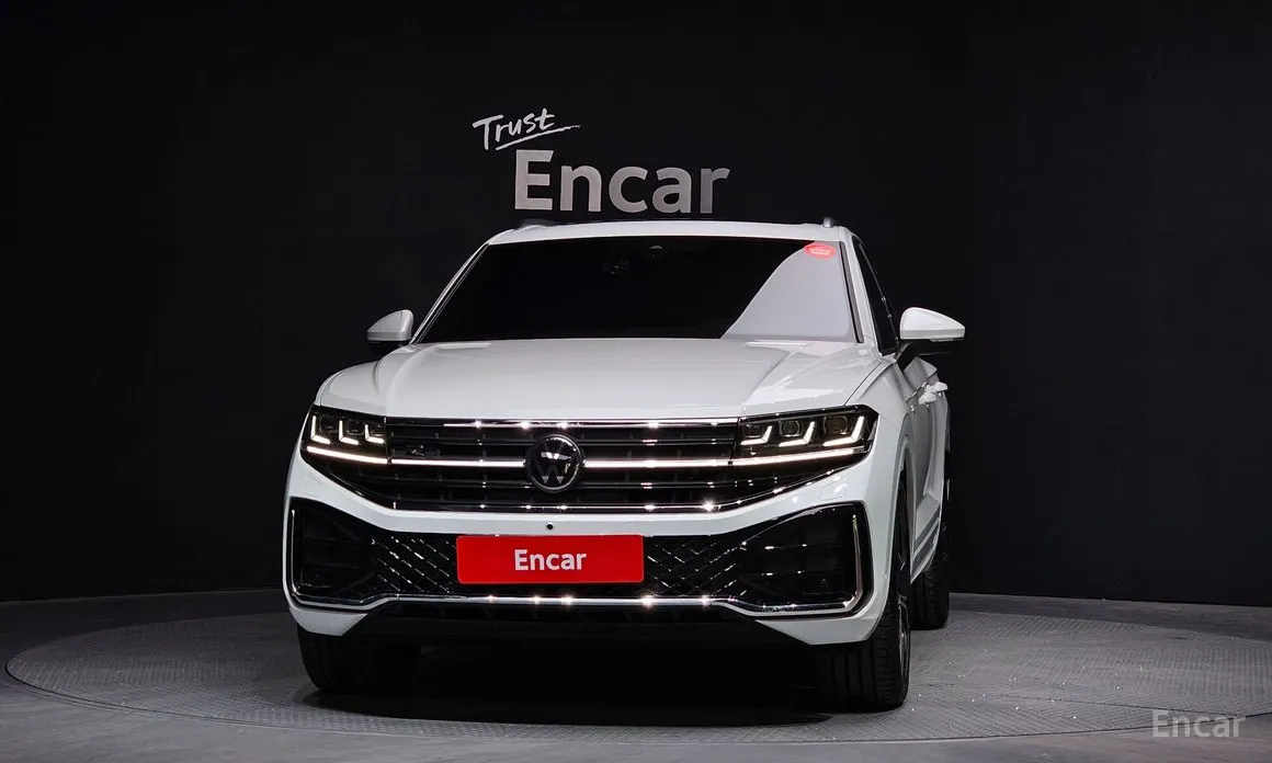 Фото 3 - Volkswagen Touareg