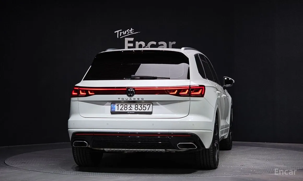 Фото 4 - Volkswagen Touareg